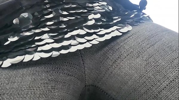 Public flashing dei miei grossi seni e piscio a pi&ugrave; non posso dentro ai miei pantaloni di yoga sei pronto a godere