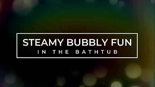 Nonton Milf Records Herself Bathing thumbnail