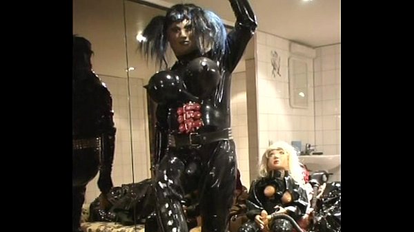 Roxina2007BigGurlHighHeels250207XXXL.MPG