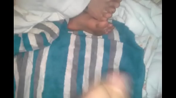 Play MP4 - Dirty sole shower