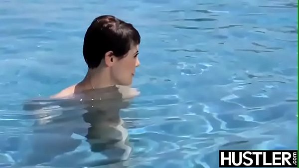 Play MP4 - Short hair Audrey Noir takes a dip before doggystyle