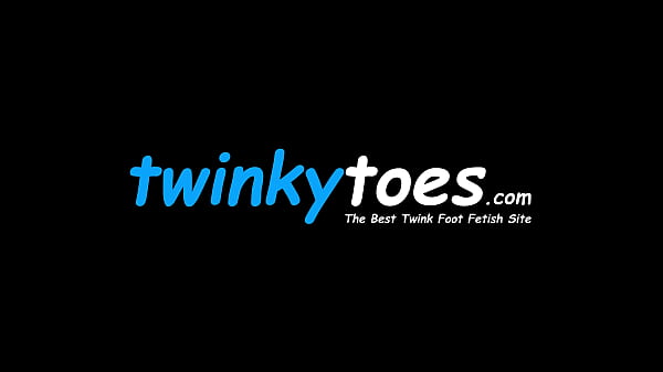 Amateur Masturbate On Sight Of His Toes thumbnail