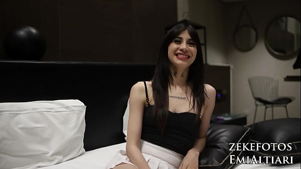 Nonton Entrevista A Emialtiari - Teen 19 A&ntilde;os Le Meten Plug Anal Y Se La Empotran Todo El Video Con El Plug Puesto thumbnail