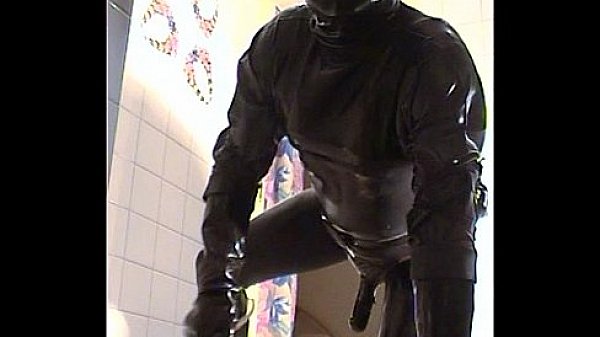 Roxina2003BikerMaskedRubberGuy060203XXXL.MPG 