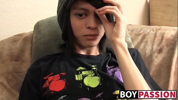 Cute young gay solo anal plays and cums 