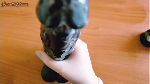 Jerking off abig black dido_with gloves