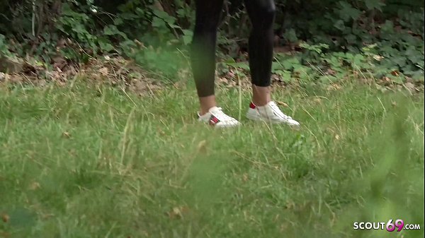 Play MP4 - GERMAN SCOUT - TATTOO TEEN MODEL SNOWWHITE BEI ECHTEN STRASSEN CASTING IN BERLIN GEFICKT