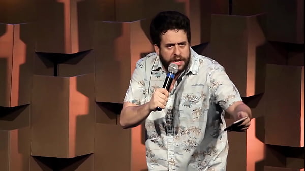 Mauricio Meirelles lendo os comentariosdessa plataforma de entreterimento maravilhosa