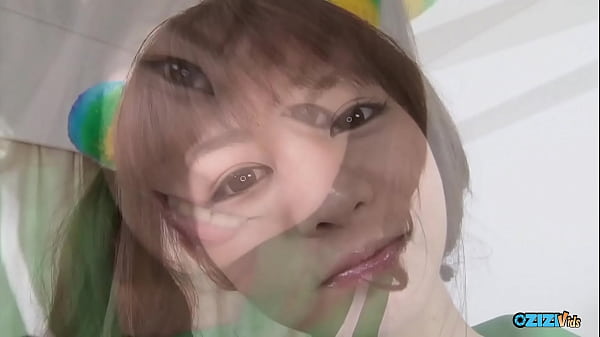 Nonton An Attractive Asian Female Displays Her Shaved Pubic Area Publicly thumbnail