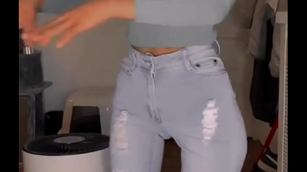 Play MP4 - huge thigh gap