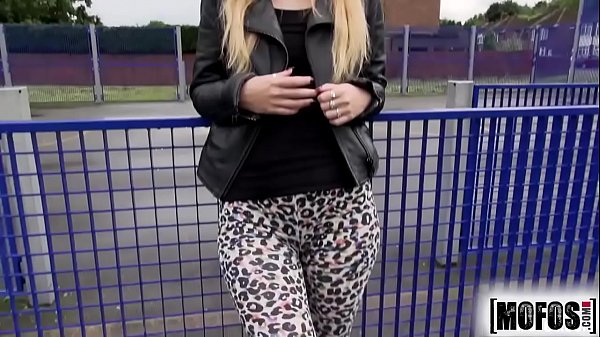 Mofos com MishaCross Public Pick Ups