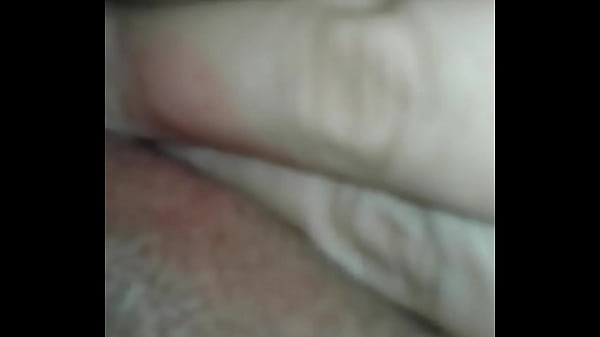 Me tocando querendo ser chupada 