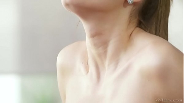 Face sitting lesbians Carolina Abril and Silvie Luca