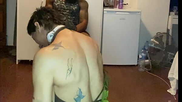 Play MP4 - UMA SUBMISSA BEM TREINADA SABOREANDO MEUS PES