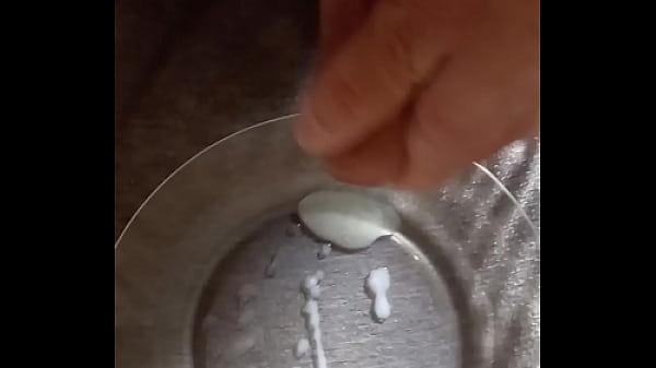 Play MP4 - Gozando no prato