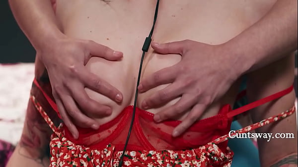 Casey calvert squeezes the stress point in her neck sending a girl engrossed in gaming into a frenzy 