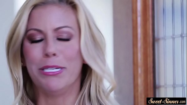 Cougar stepmom spoon fucked after_cockriding