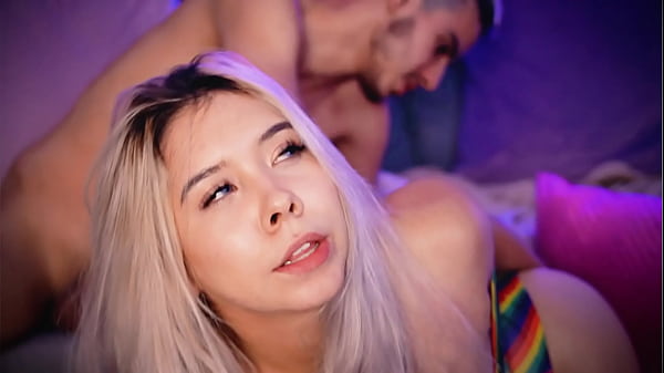 Colombian webcamer slut with blonde hair eats her co worker's cock live