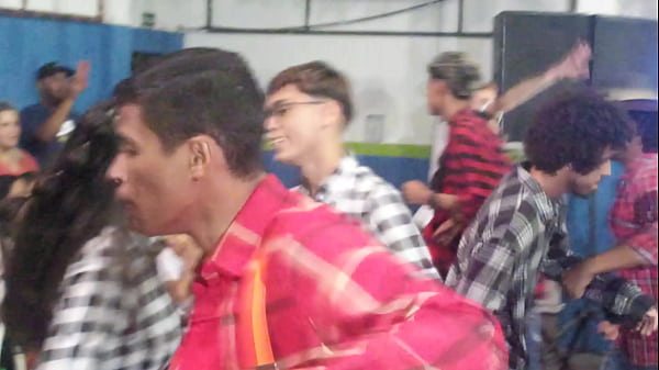 Jonny fodendo a dança do colégio em 4k