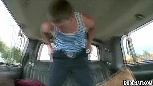 Unknowing straight hunk is blown by a hot stud 