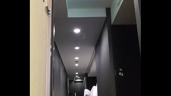 ホテルでオナニー 5 （別アングル） 顔出し thumbnail