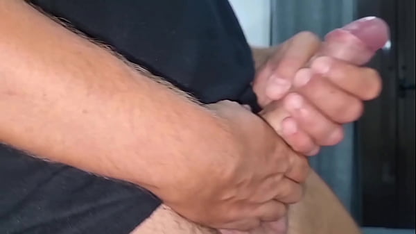 Ansima e geme sborrata densa in primo piano dialogo sporco italiano 