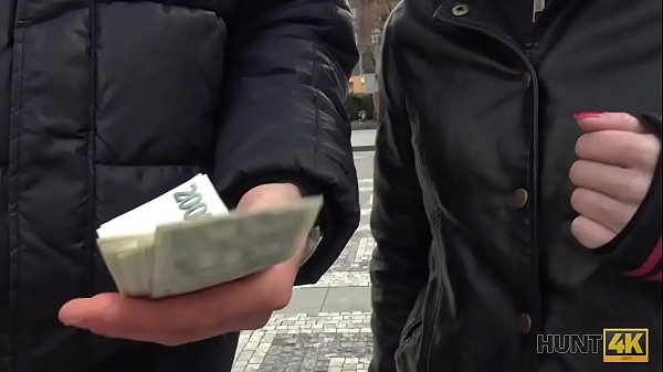 HUNT4K. Guy a besoin d'argent liquide alors pourquoi regarde comment_sa jolie fille Jocelyne_Z se salit