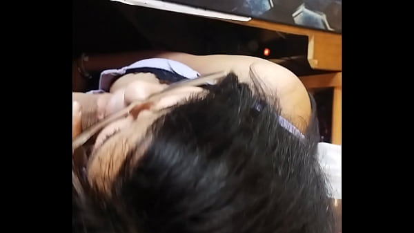 Play MP4 - MAYA LE HACE UNA CUBANA EN AGRADECIMIENTO AL REY DE SALA