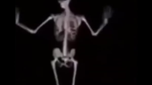 Mulher deliciosa da capa em ladr&atilde;o com a buceta