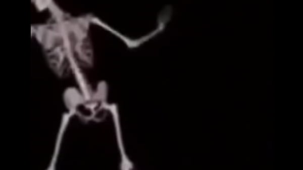 Mulher deliciosa da capa em ladr&atilde;o com a buceta 