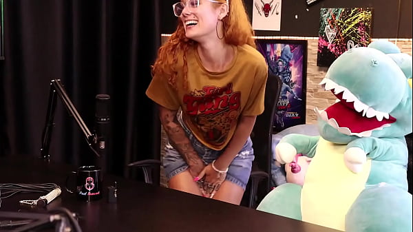 Disseramque elanão transava então perguntou_quem iria comer_a bucetinha gostosa delamostrando em seguida Dracaryssg