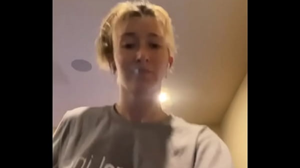 Play MP4 - Big tits bouncing at the gym