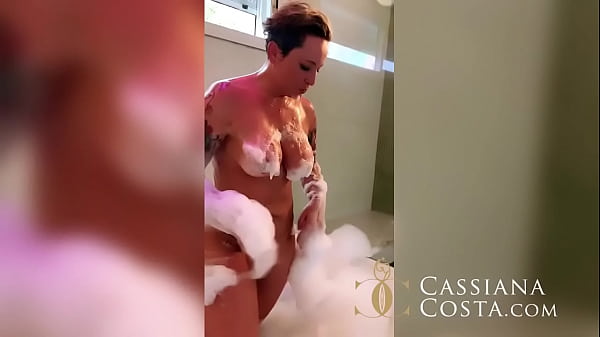 Cavalgandono marido e depois pedipara gozar na minha boca