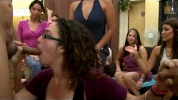 Nonton Doble,doble thumbnail