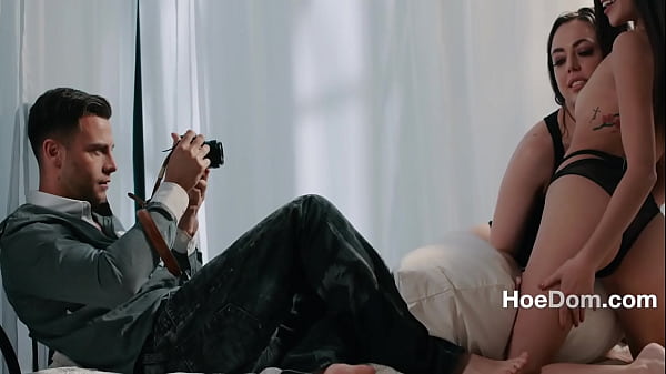 Hot_Photographer Fucks The Lingerie_Models HoeDom