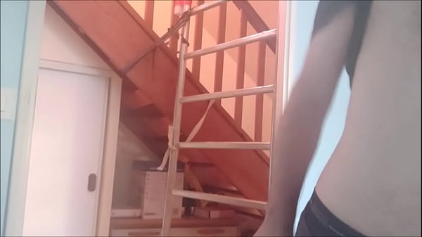 Mi masturbate mentre l'operatore riface u tettu 