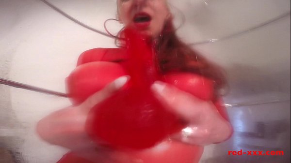 Play MP4 - MILF Red shoves a dildo in her pussy while taking a shower