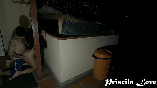 howto havesex on_a terrace without being_discovered