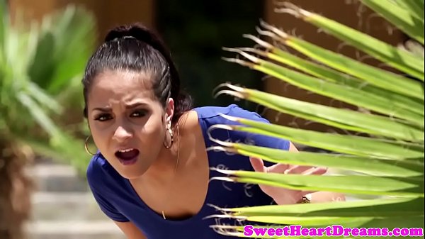 Arguing babes_sixtynine enthusiastically