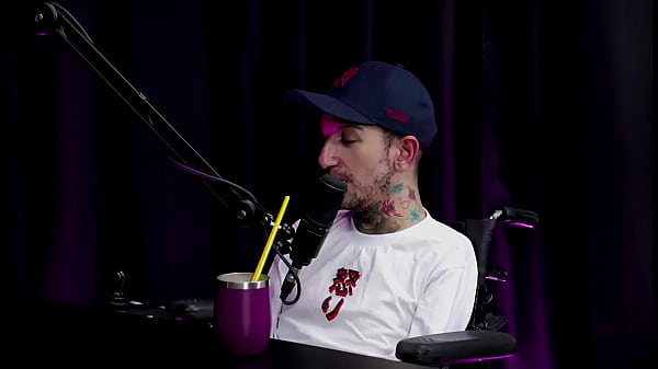 N&atilde;o planejava entrar na com&eacute;dia, se formou em psicologia, acham que deficiente n&atilde;o transa, recebeu amea&ccedil;as, e os que n&atilde;o entende... - Biel do Olhar sob rodas - (WATCH ON: SHEER/RED) 