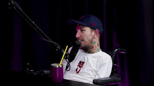 Play MP4 - N&atilde;o planejava entrar na com&eacute;dia&comma; se formou em psicologia&comma; acham que deficiente n&atilde;o transa&comma; recebeu amea&ccedil;as&comma; e os que n&atilde;o entende&period;&period;&period; - Biel do Olhar sob rodas - &lpar;WATCH ON&colon; SHEER&sol;RED&rpar;