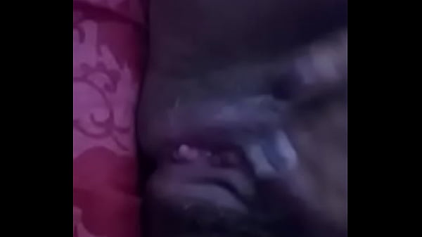 Play MP4 - Bucetuda se masturbando