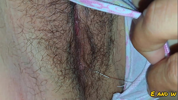 Mi Hijastra_me Deja_jugar con su coño Cuando Vemos_Tv