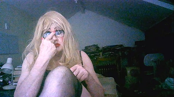 Old fuckpig whore Sarah'_s been well and truly fucked - she smokes and relaxes after a visit to the dogging site