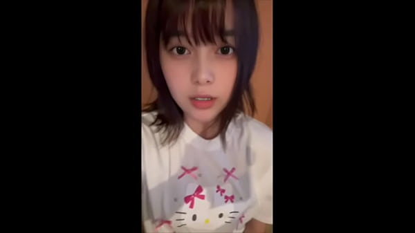 【カラオケ】やってはいけない所でオナニーするのが興奮する地味な女子大生のオナニー。