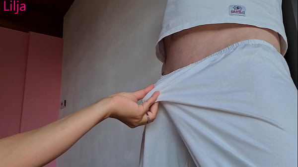 Play MP4 - Beautiful Big cock ring handjob