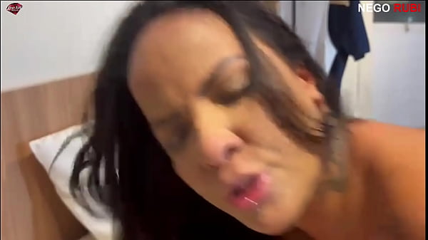 Rubi e marido arrebentando a esposa puta