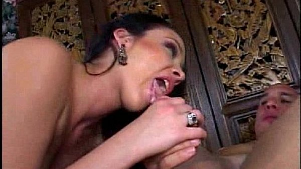 Raven haired luxury bitch fucking 