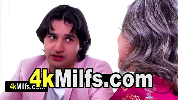 Nonton Looks Like She Is A Hopeless Nymphomaniac thumbnail