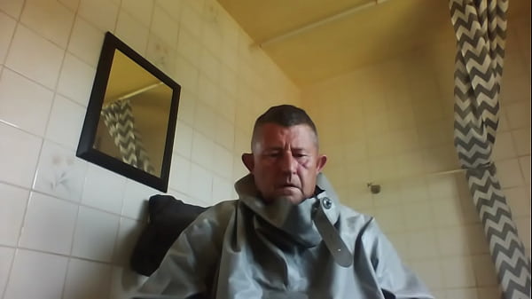 mask with rubber suit top on seeing how i get on with it and a mask 